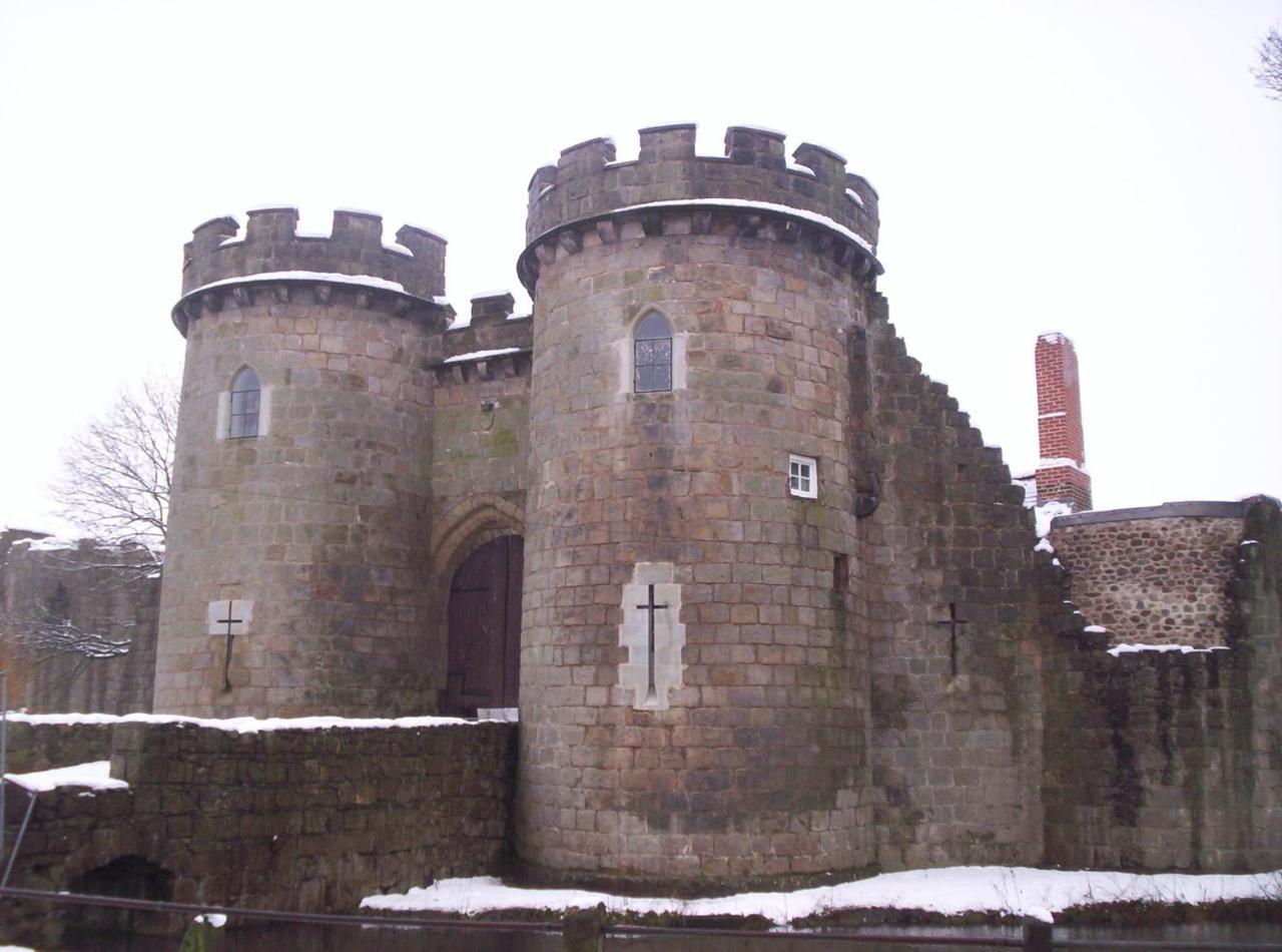 Ye Olde Boote Inn Oswestry Exteriör bild